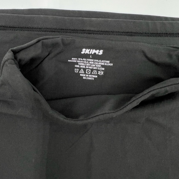 SKIMS FITS EVERYBODY SLEEVELESS MOCK NECK DRESS - Picture 5 of 5